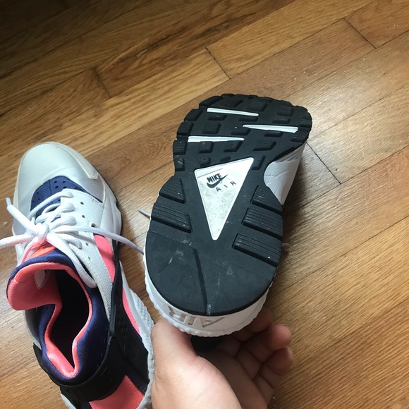 Clean Nike Huaraches - Picture 7 of 9